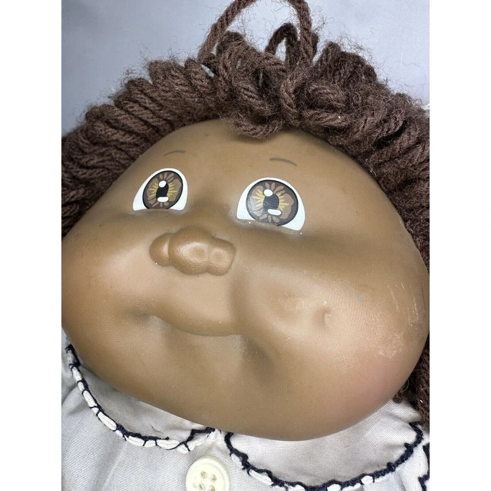 VTG 82 Coleco Cabbage Patch Kids Doll Brown Yarn Hair Dark Complexion 45 Outfit‎